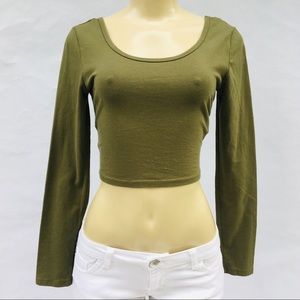 Forever 21 Midriff Top Medium